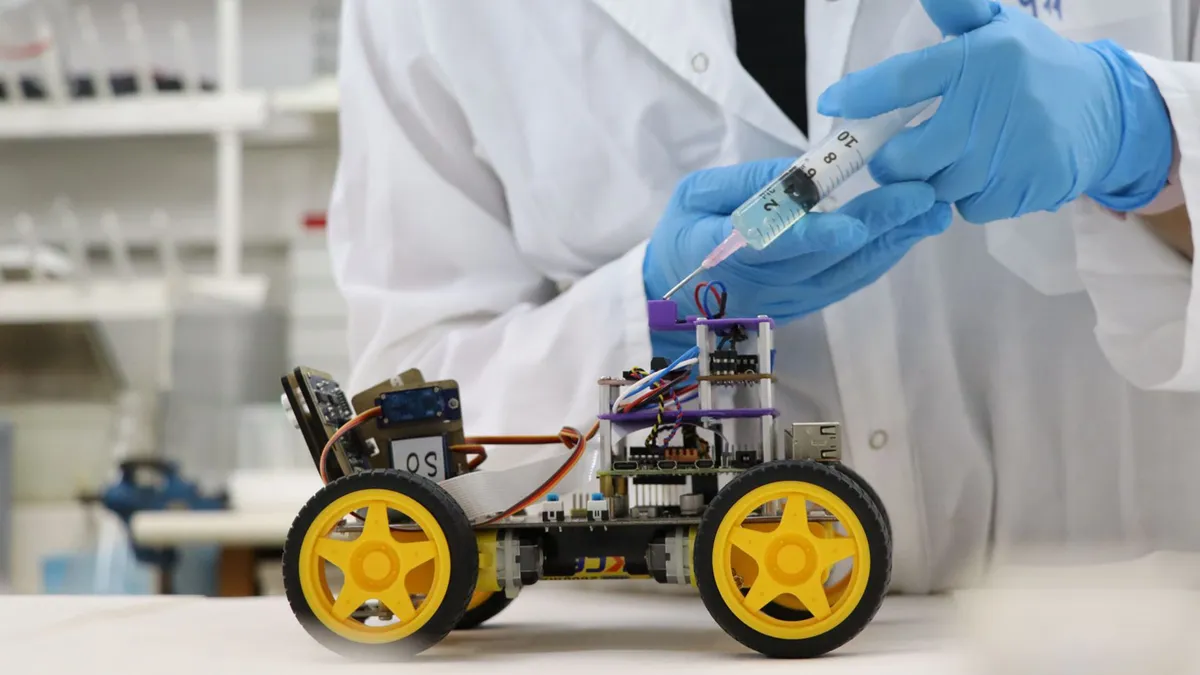 Scientists created a wheeled robot that can smell with locust antennae